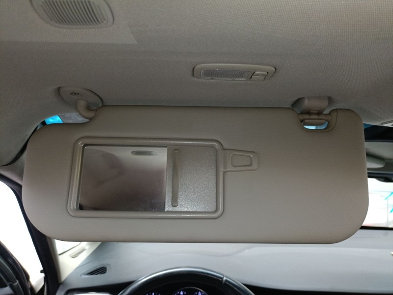 Recambio de parasol izquierdo para kia carens iv van (a4) crdi referencia OEM IAM   