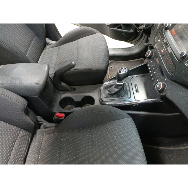 Recambio de consola central para kia carens iv van (a4) crdi referencia OEM IAM   