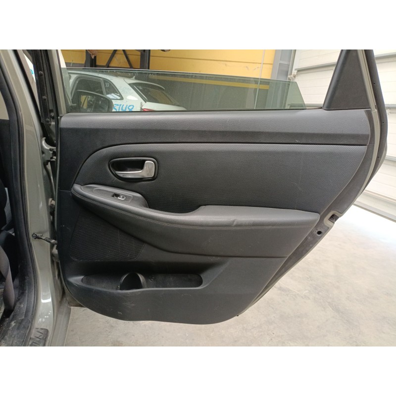 Recambio de guarnecido puerta trasera derecha para kia carens iv van (a4) crdi referencia OEM IAM   