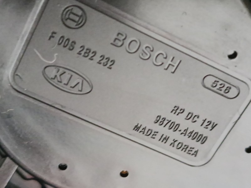 Recambio de motor limpia trasero para kia carens iv van (a4) crdi referencia OEM IAM   