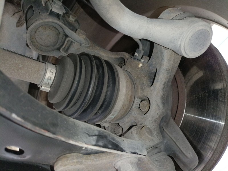 Recambio de mangueta delantera derecha para kia carens iv van (a4) crdi referencia OEM IAM   