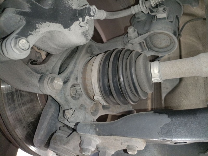 Recambio de mangueta delantera derecha para kia carens iv van (a4) crdi referencia OEM IAM   