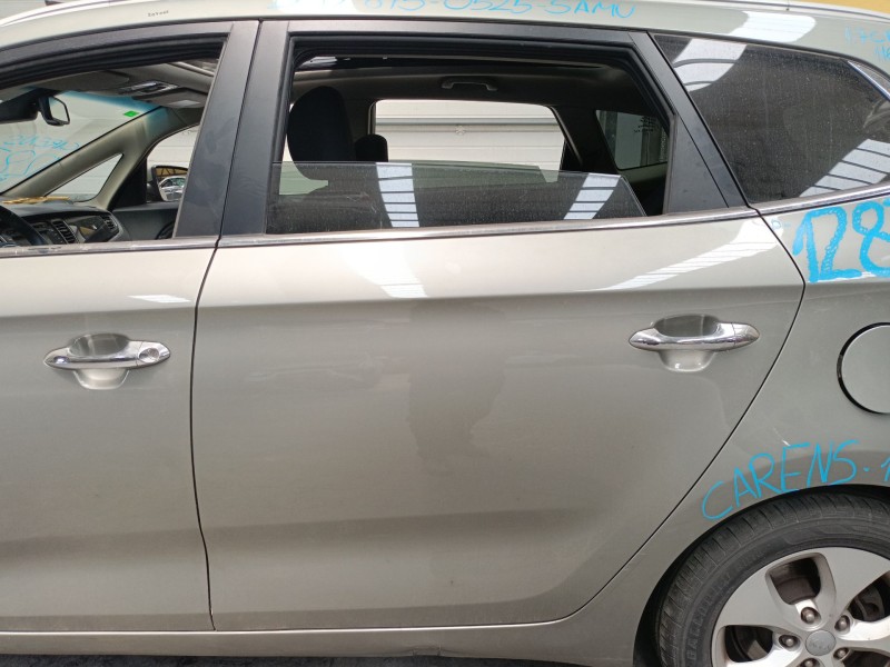 Recambio de puerta trasera izquierda para kia carens iv van (a4) crdi referencia OEM IAM   
