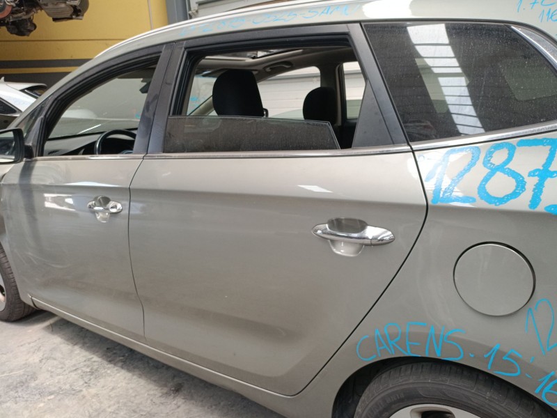 Recambio de puerta trasera izquierda para kia carens iv van (a4) crdi referencia OEM IAM   