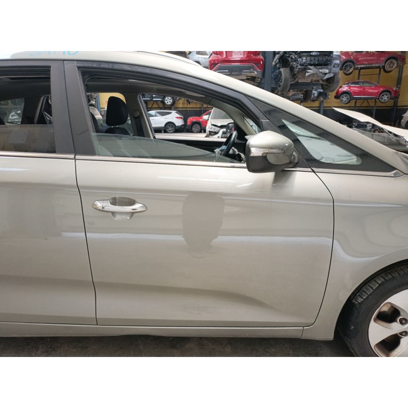 Recambio de puerta delantera derecha para kia carens iv van (a4) crdi referencia OEM IAM   