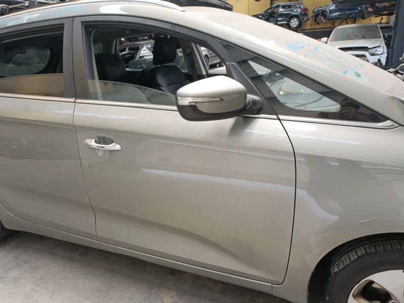 Recambio de puerta delantera derecha para kia carens iv van (a4) crdi referencia OEM IAM   