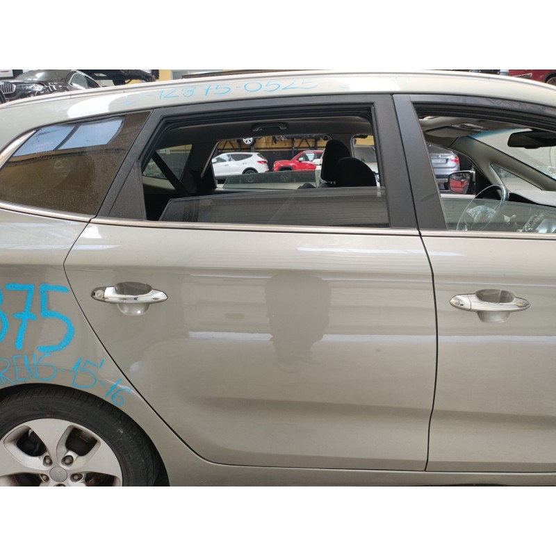 Recambio de puerta trasera derecha para kia carens iv van (a4) crdi referencia OEM IAM   