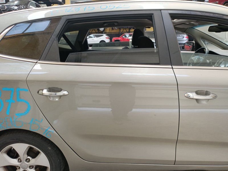 Recambio de puerta trasera derecha para kia carens iv van (a4) crdi referencia OEM IAM   