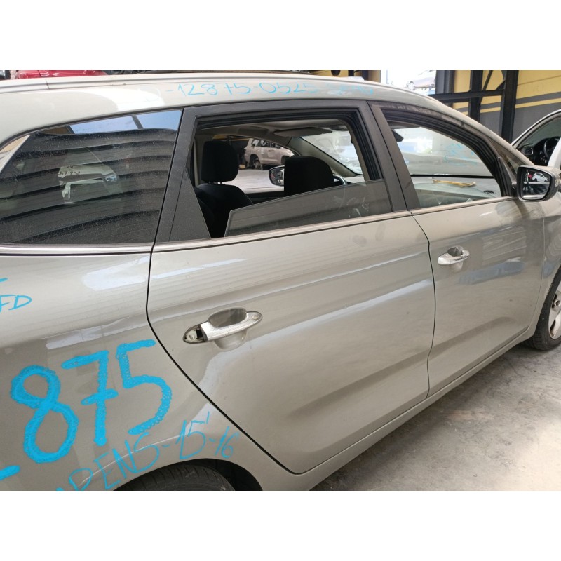 Recambio de puerta trasera derecha para kia carens iv van (a4) crdi referencia OEM IAM   