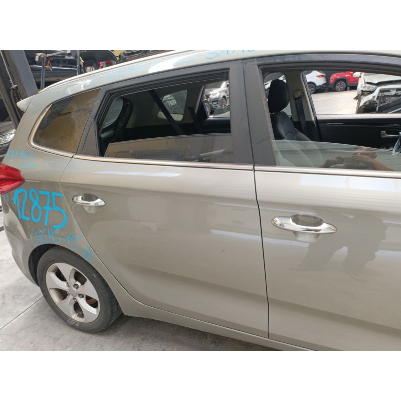 Recambio de puerta trasera derecha para kia carens iv van (a4) crdi referencia OEM IAM   