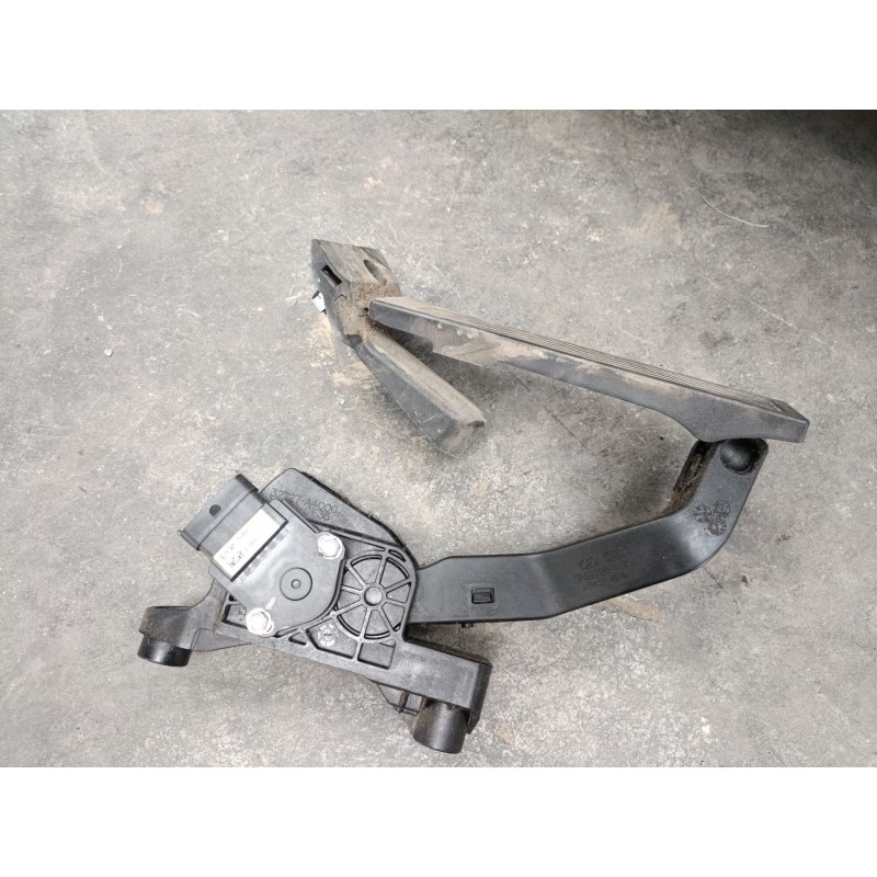 Recambio de pedal acelerador para kia carens iv van (a4) crdi referencia OEM IAM 351904A700  