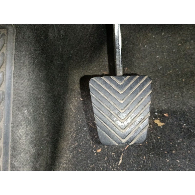 Recambio de pedal embrague para kia carens iv van (a4) crdi referencia OEM IAM   