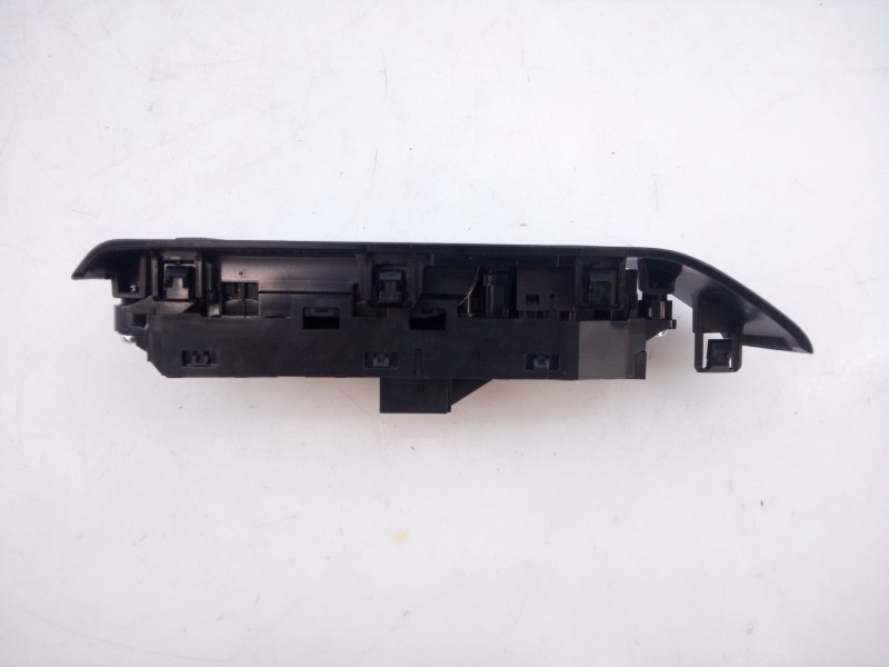 Recambio de mando elevalunas delantero izquierdo para mazda 3 hatchback (bp) 2.0 skyactiv-g m hybrid referencia OEM IAM   