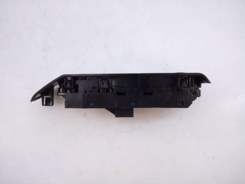Recambio de mando elevalunas delantero izquierdo para mazda 3 hatchback (bp) 2.0 skyactiv-g m hybrid referencia OEM IAM   