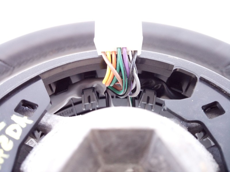 Recambio de volante para mazda 3 hatchback (bp) 2.0 skyactiv-g m hybrid referencia OEM IAM   