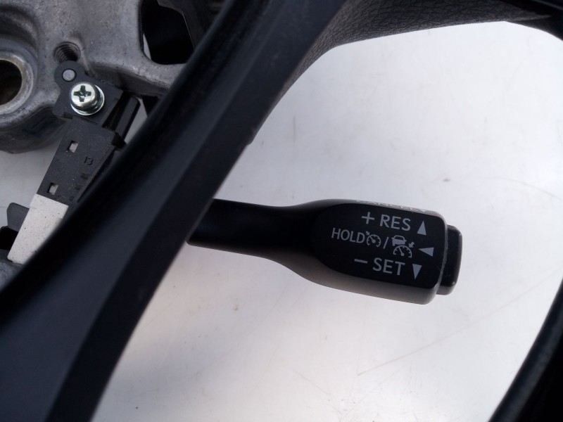 Recambio de volante para toyota c-hr hybrid dynamic referencia OEM IAM MC1750E21  