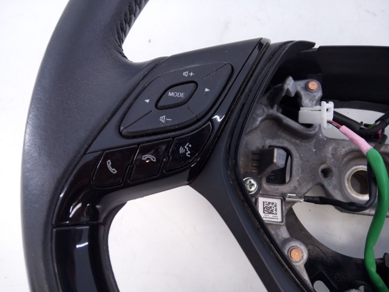 Recambio de volante para toyota c-hr hybrid dynamic referencia OEM IAM MC1750E21  