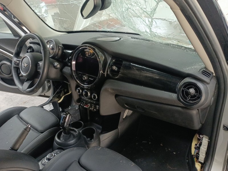 mini mini (f55) del año 2023