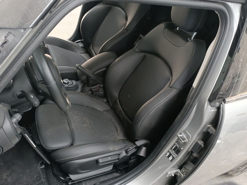 mini mini (f55) del año 2023