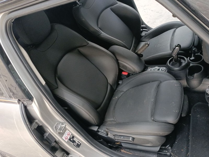 mini mini (f55) del año 2023