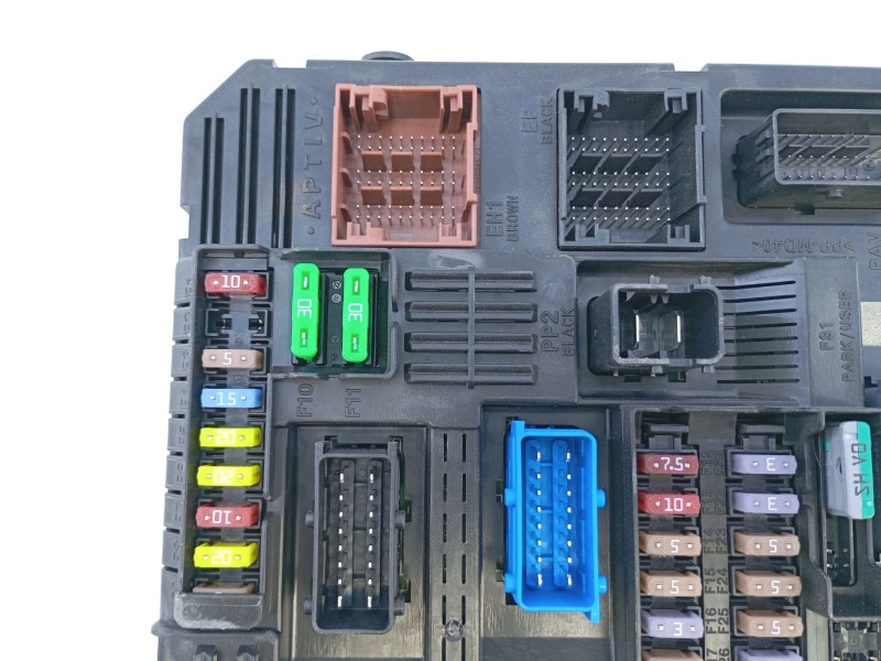 Recambio de caja reles / fusibles para citroën c4 iii seduction referencia OEM IAM 984514128000  