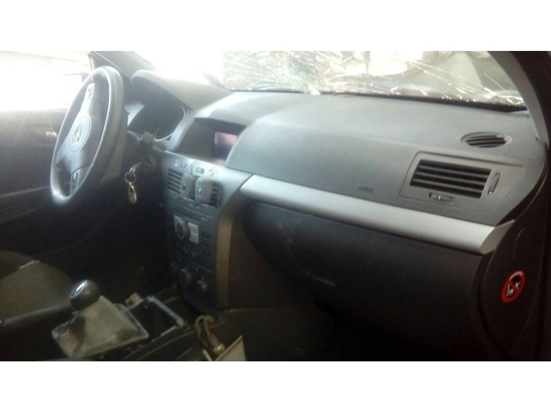 opel astra h berlina del año 2006