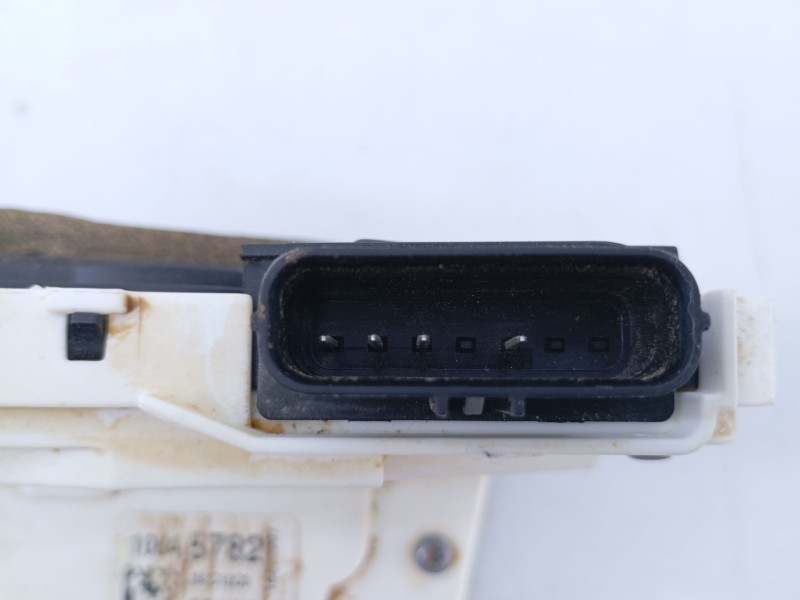 Recambio de cerradura puerta trasera izquierda para mg mg zs suv 1.0 t-gdi referencia OEM IAM 10845782  