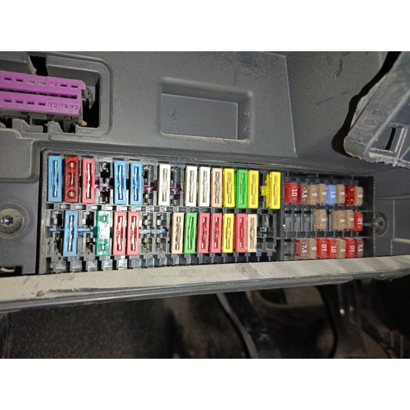 Recambio de caja reles / fusibles para seat ibiza iv (6j5, 6p1) 1.6 tdi referencia OEM IAM   