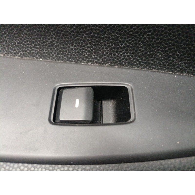 Recambio de mando elevalunas trasero izquierdo para hyundai i20 ii (gb, ib) 1.0 t-gdi referencia OEM IAM   
