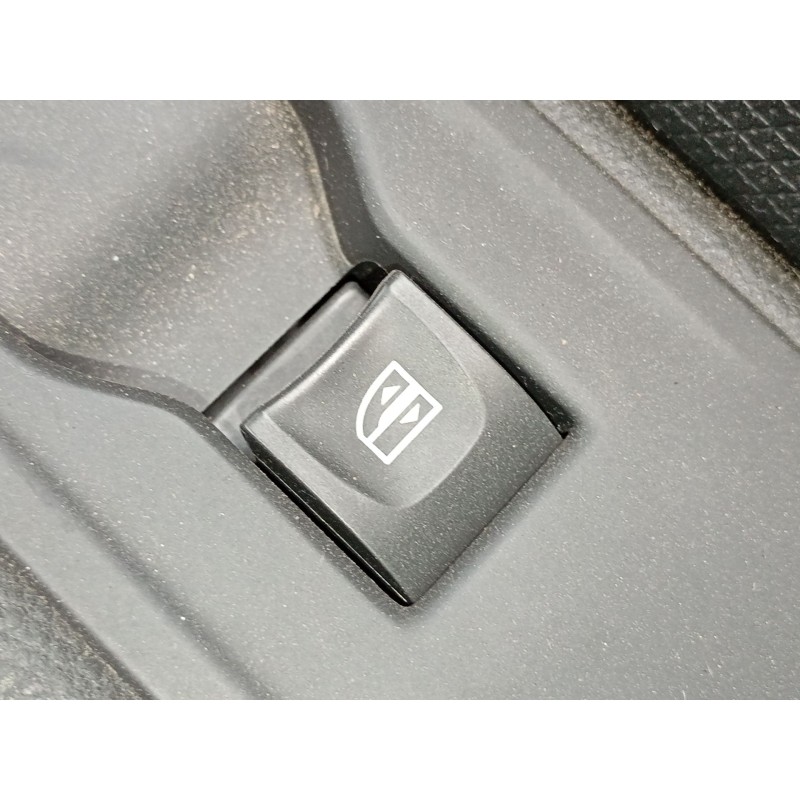 Recambio de mando elevalunas delantero derecho para renault clio iv (bh_) 1.5 dci 90 referencia OEM IAM   