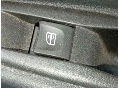 MANDO ELEVALUNAS TRASERO DERECHO 