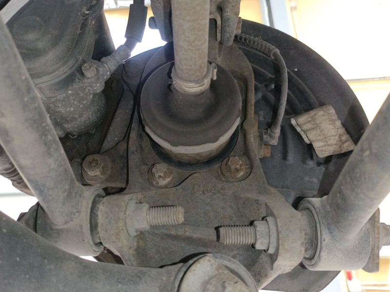 Recambio de mangueta trasera derecha para jeep renegade suv (bu, b1, bv) 1.4 4x4 referencia OEM IAM   