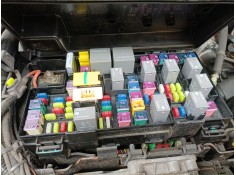 CAJA RELES / FUSIBLES 