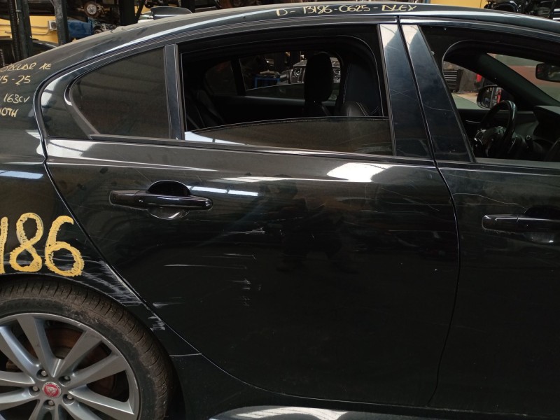 Recambio de puerta trasera derecha para jaguar xe (x760) 2.0 d referencia OEM IAM   