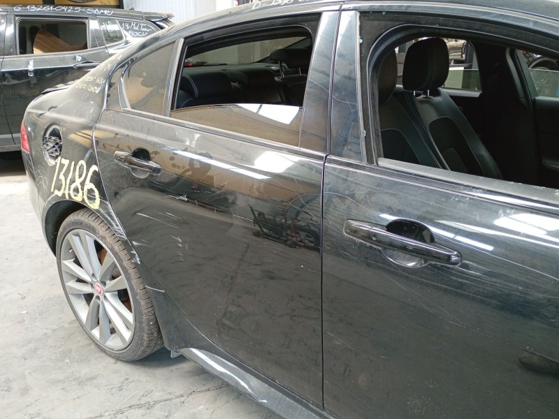 Recambio de puerta trasera derecha para jaguar xe (x760) 2.0 d referencia OEM IAM   