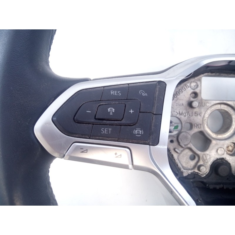 Recambio de volante para volkswagen t-roc sport referencia OEM IAM 638116400D  E1-B6-6-2