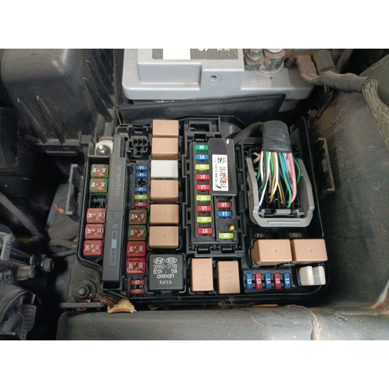 Recambio de caja reles / fusibles para hyundai i40 i (vf) 1.7 crdi referencia OEM IAM 919513X160  