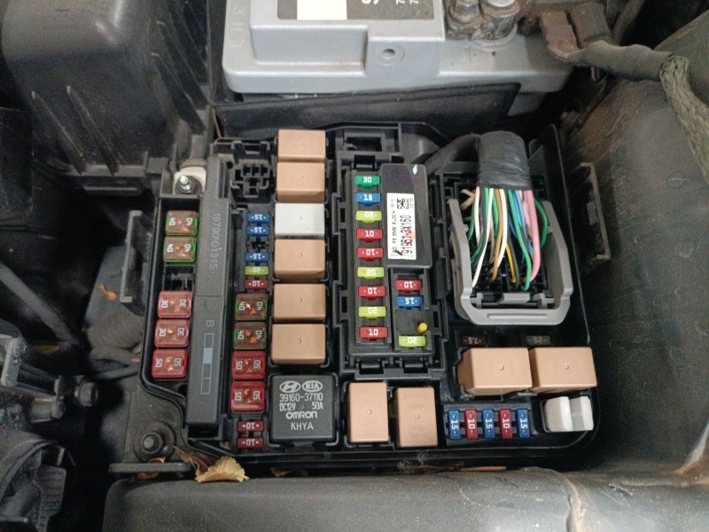 Recambio de caja reles / fusibles para hyundai i40 i (vf) 1.7 crdi referencia OEM IAM 919513X160  