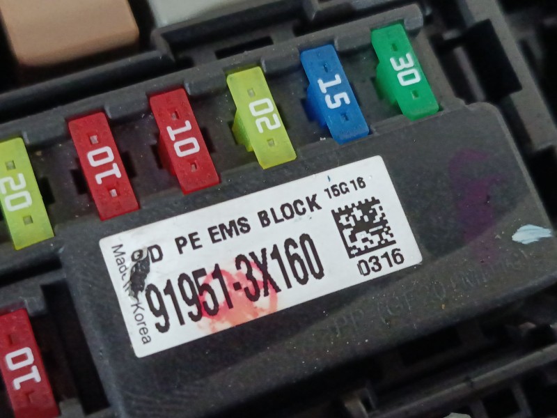 Recambio de caja reles / fusibles para hyundai i40 i (vf) 1.7 crdi referencia OEM IAM 919513X160  