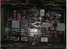 CAJA RELES / FUSIBLES 