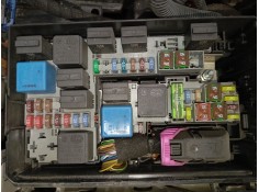 CAJA RELES / FUSIBLES 