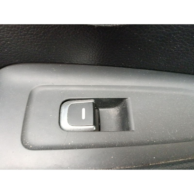 Recambio de mando elevalunas trasero izquierdo para kia carens iv 1.7 crdi referencia OEM IAM   