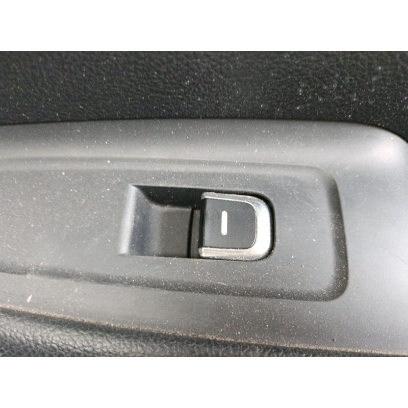 Recambio de mando elevalunas trasero derecho para kia carens iv 1.7 crdi referencia OEM IAM   