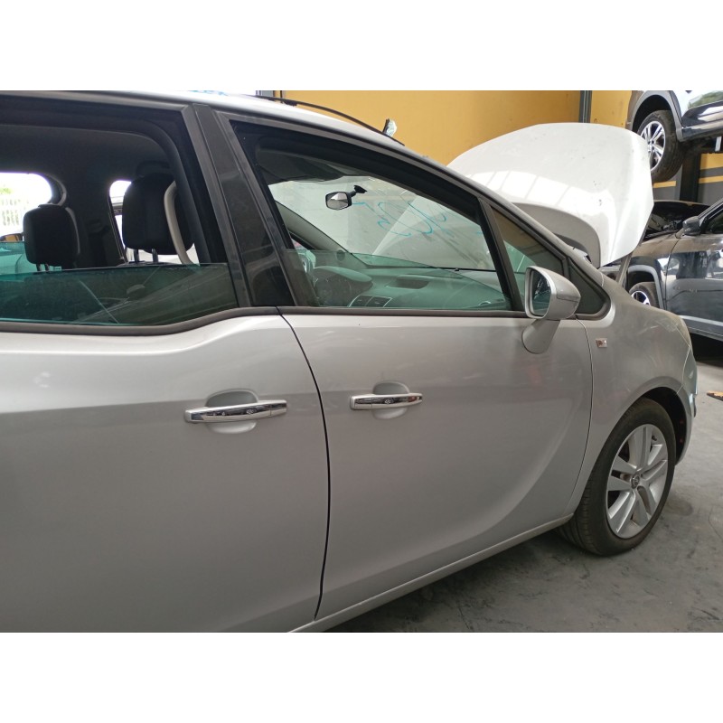 Recambio de puerta delantera derecha para opel meriva b monospace (s10) 1.7 cdti (75) referencia OEM IAM   