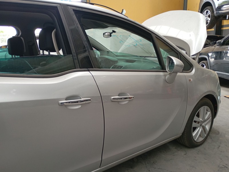 Recambio de puerta delantera derecha para opel meriva b monospace (s10) 1.7 cdti (75) referencia OEM IAM   