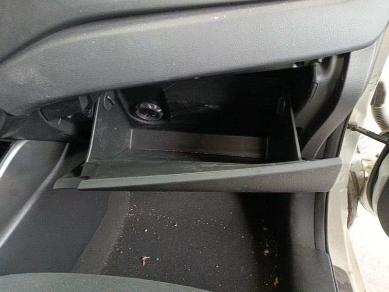 Recambio de guantera para kia carens iv 1.7 crdi referencia OEM IAM   