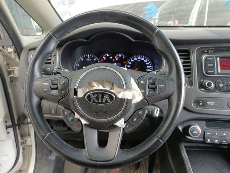 Recambio de volante para kia carens iv 1.7 crdi referencia OEM IAM   