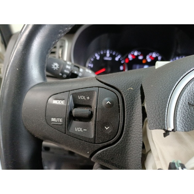 Recambio de volante para kia carens iv 1.7 crdi referencia OEM IAM   