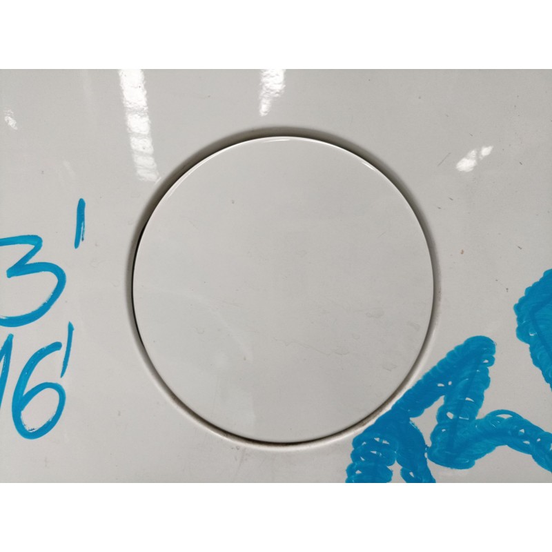 Recambio de tapa exterior combustible para kia carens iv 1.7 crdi referencia OEM IAM   