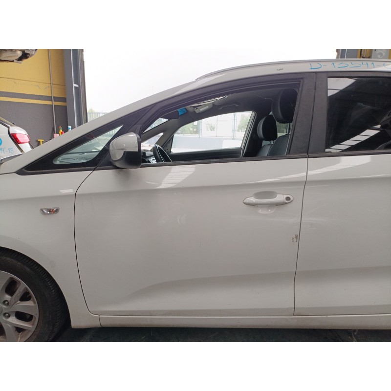 Recambio de puerta delantera izquierda para kia carens iv 1.7 crdi referencia OEM IAM   